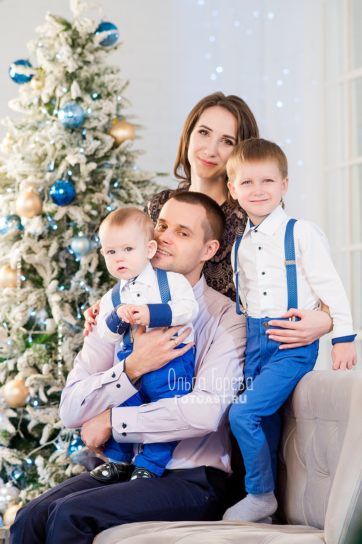 Новогодняя детско-семейная фотосессия в фотостудии