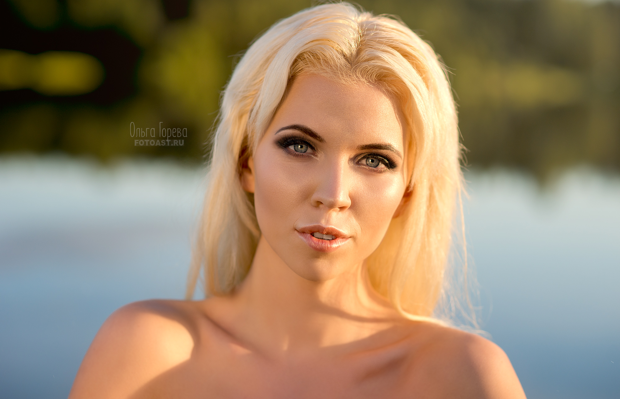 Фотосессия девушки на пляже летом в Кирове