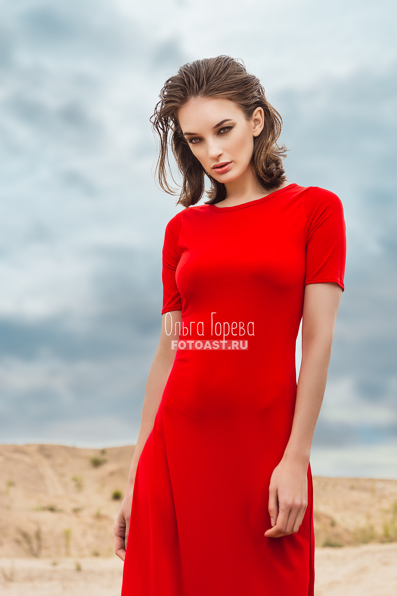 Фотосессия девушки в песках в Кирове
