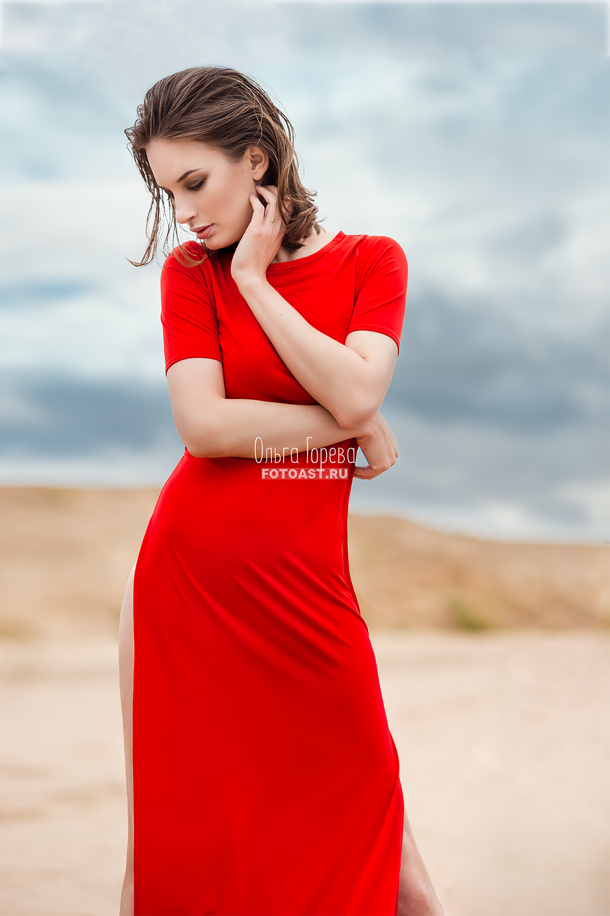 Фотосессия девушки в песках в Кирове