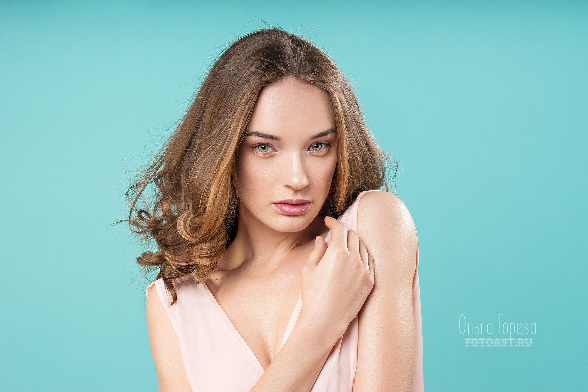 Фотосессия девушки в фотостудии, студия LightUp, Киров