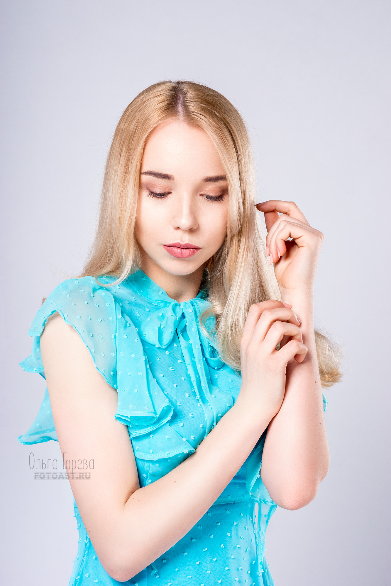 Фотосессия на фонах и в декорациях в студии в Кирове