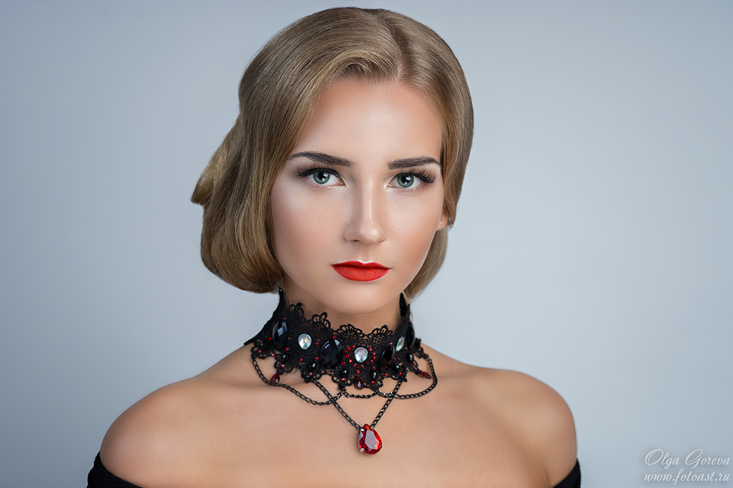 Фотосессия в студии с украшениями