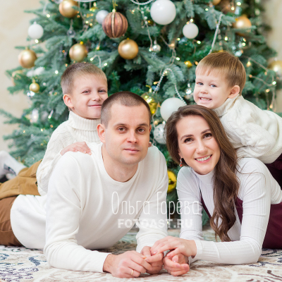 Новогодняя семейная фотосессия: когда мальчишки в доме! - фото 4