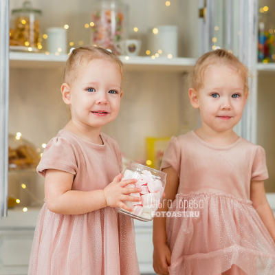 Семейная новогодняя фотосессия в студии "Свобода" (Киров) - фото 3